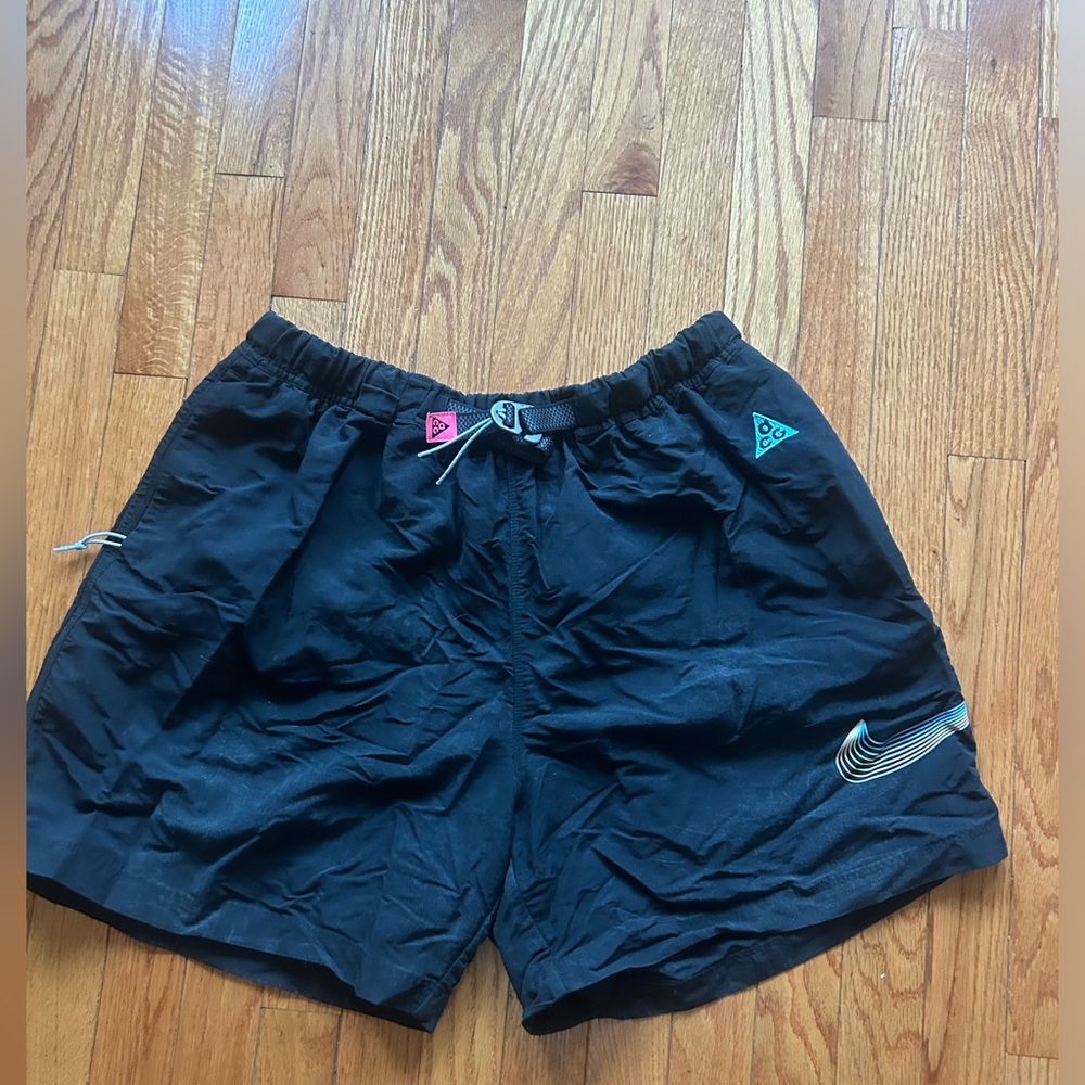 Vintage Nike ACG shorts XL